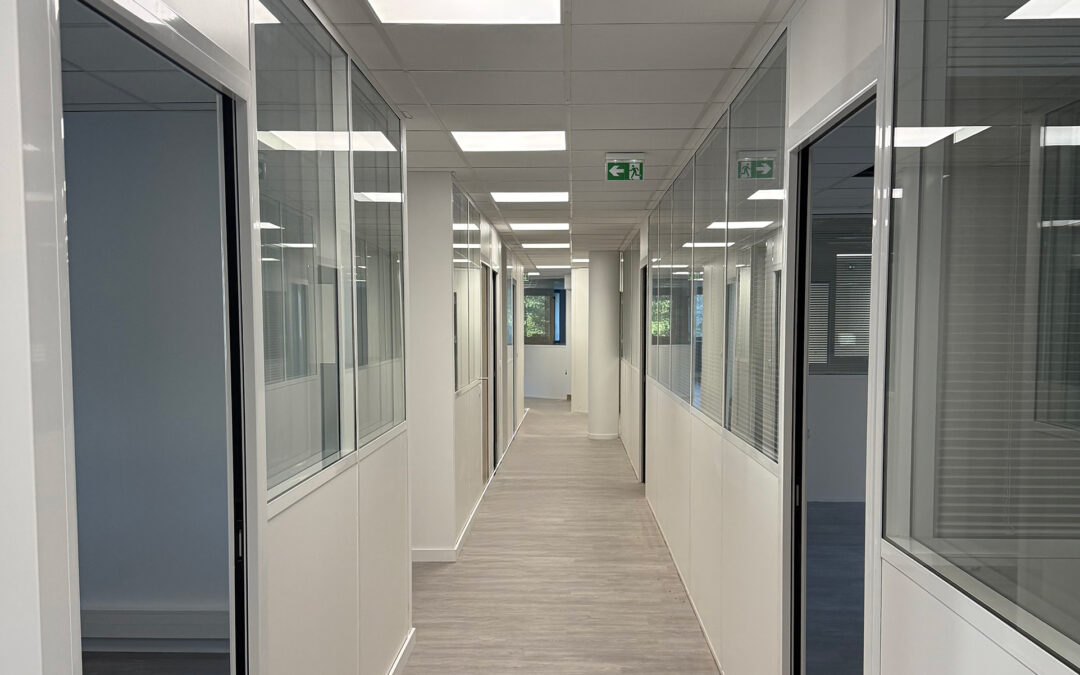 Réalisation de cloisons amovibles pour bureaux à Avon – Fontainebleau (77)