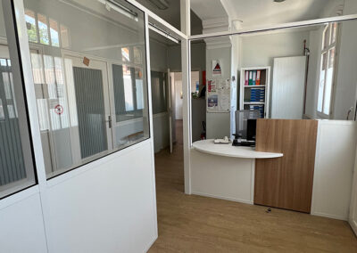 3-cloisonnement-bureaux-semi-vitre-travaux
