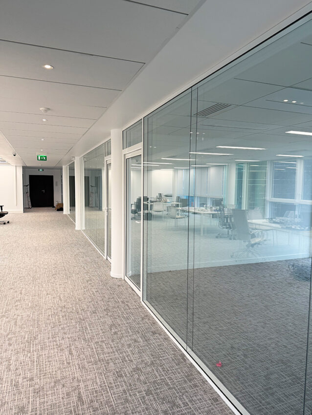 bureaux-cloison-vitree-bord-a-bord