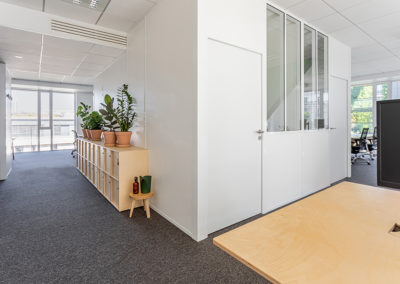 cloison-bureaux-design-blanc