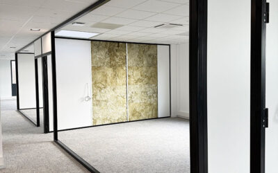 Comment cloisonner un open space sans perdre en luminosité ? Isoplaf vous dit tout !