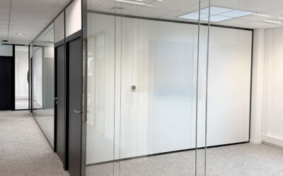 Comment cloisonner un open space sans perdre en luminosité ? Isoplaf vous dit tout !